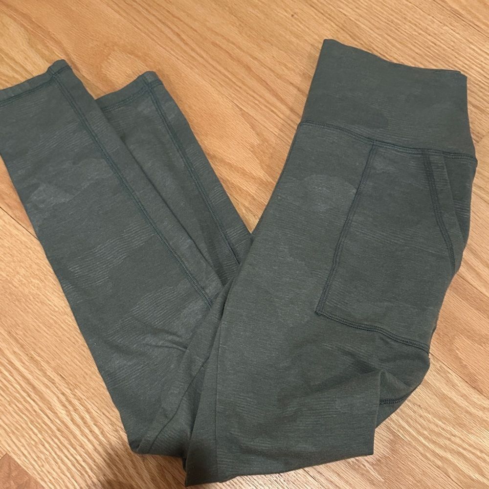 Aerie High-Rise Active Leggings in camo